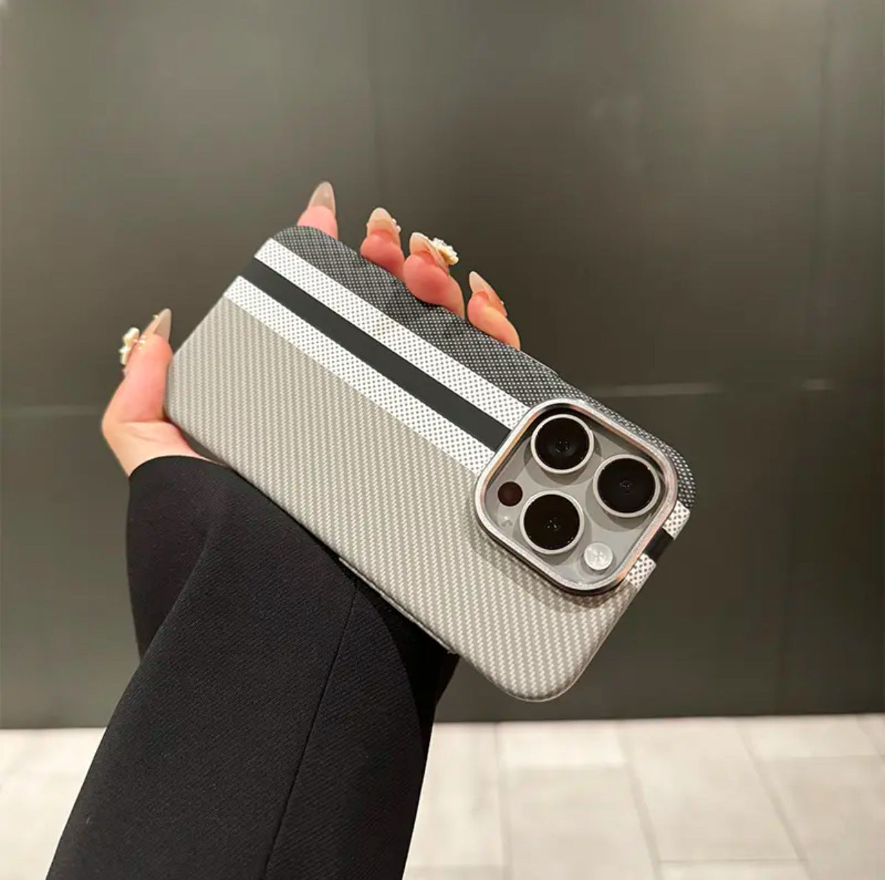Luminous Kevlar Carbon Fiber Magnetic iPhone Case