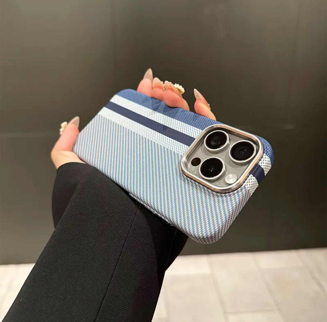 Luminous Kevlar Carbon Fiber Magnetic iPhone Case