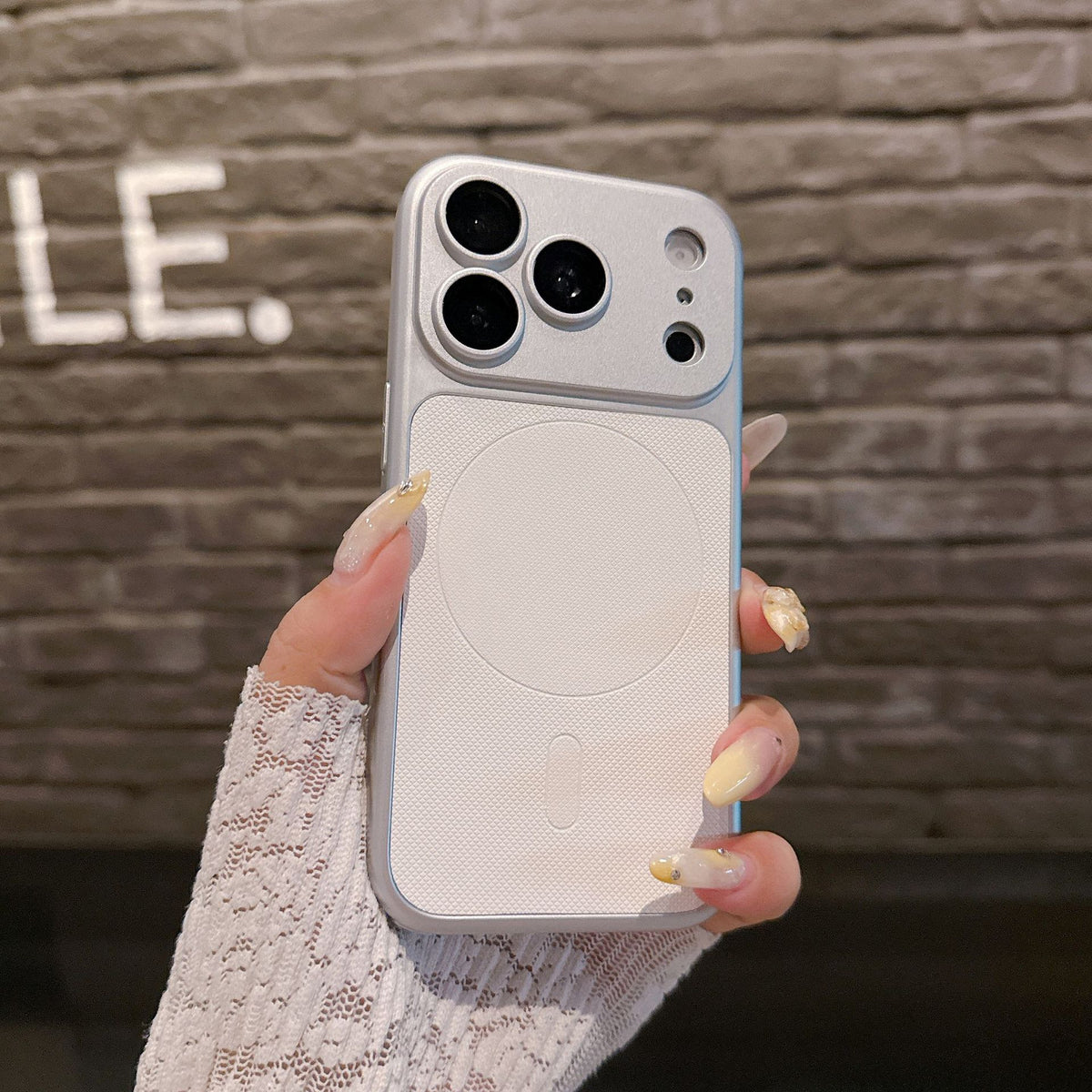 Premium Diamond Pattern Magnetic Large Window Apple Phone Case