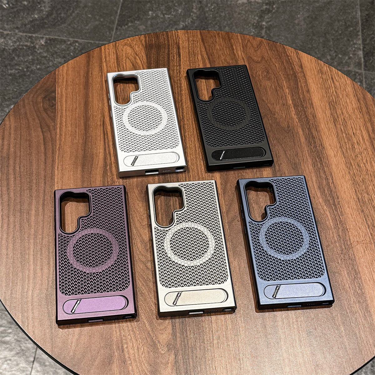 Hollow-out heat dissipation magnetic stand Samsung phone case