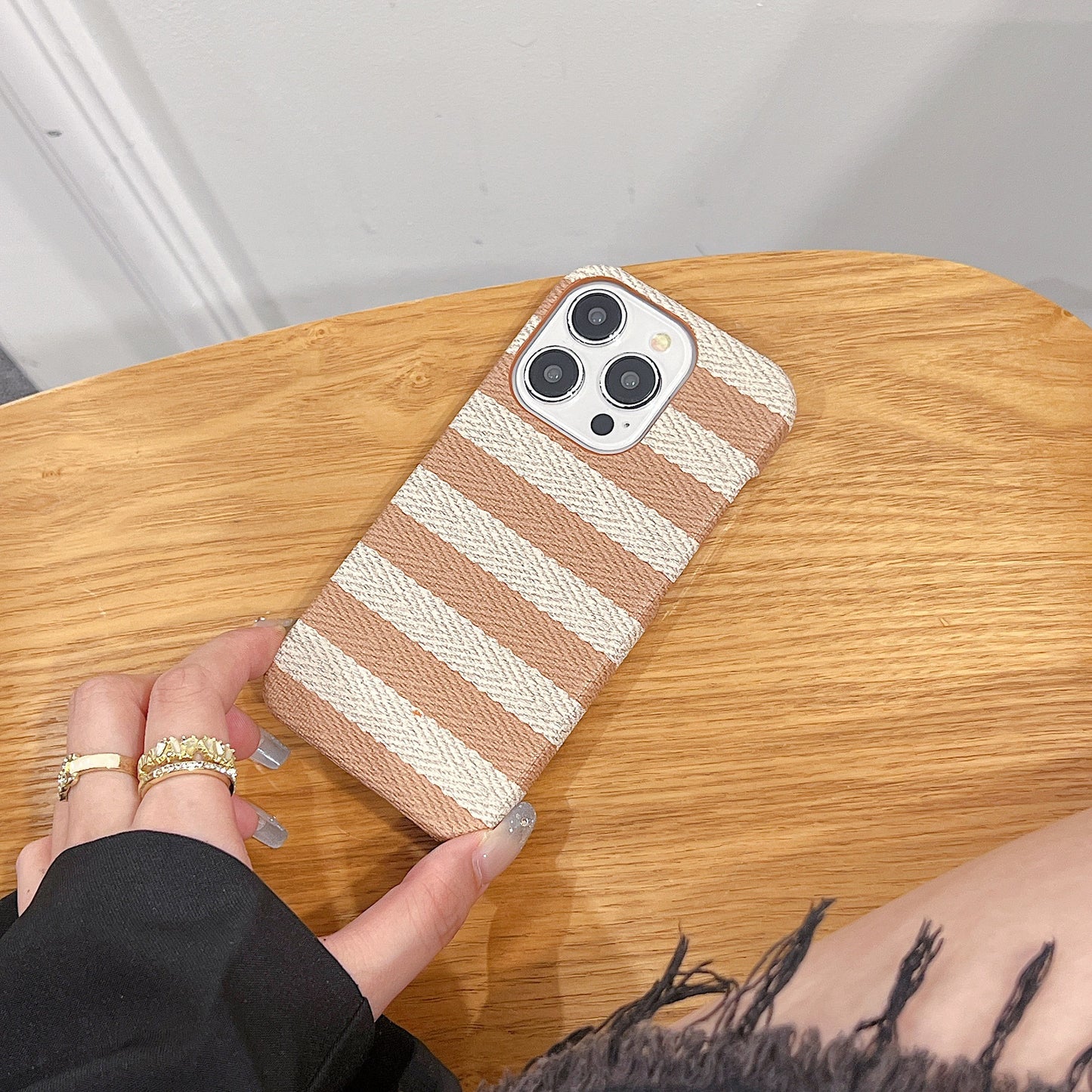 Simple fabric half-coverage Apple phone case