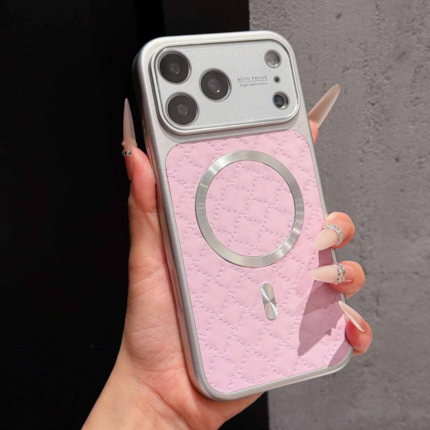 Diamond-patterned magnetic Apple phone case