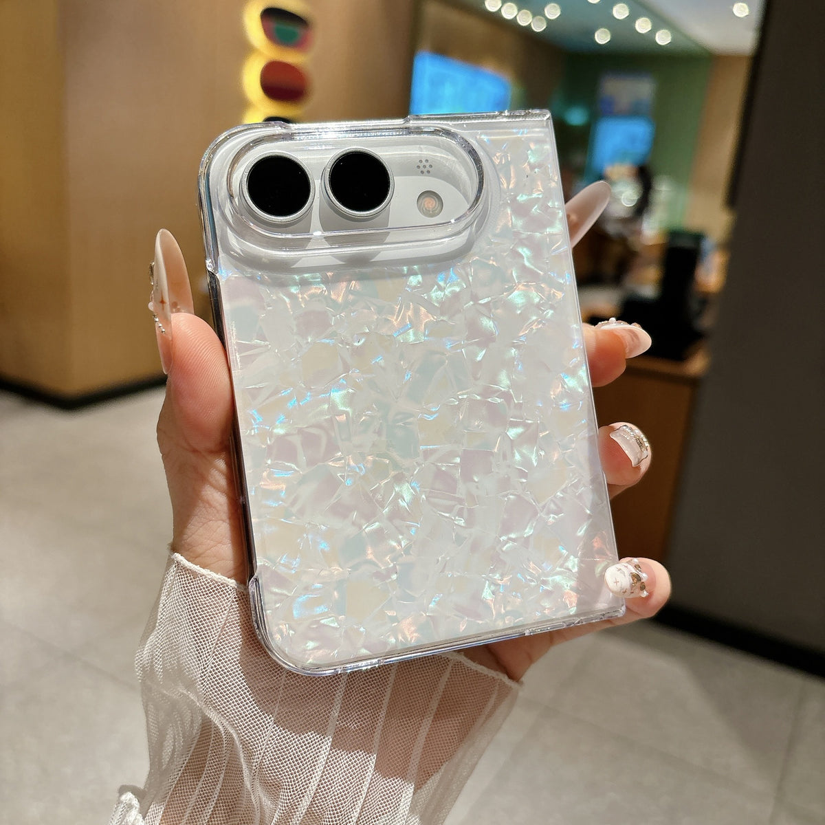 Luxury and stylish shell-patterned iPhone Duo phone case