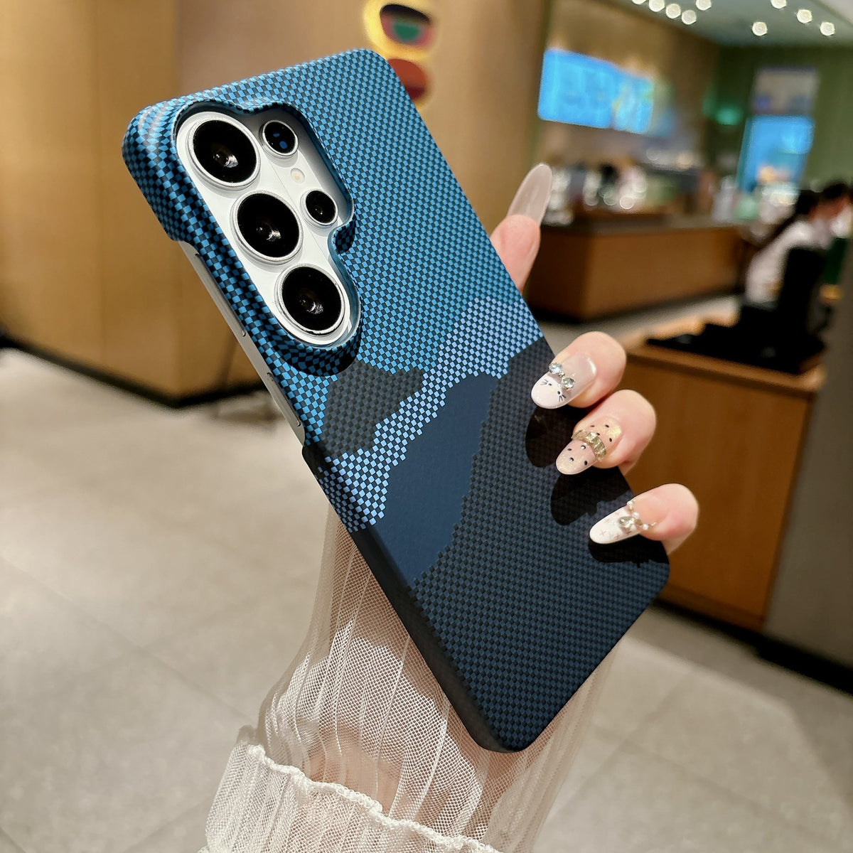 Carbon fiber textured ultra-thin frosted half-coverage Samsung phone case