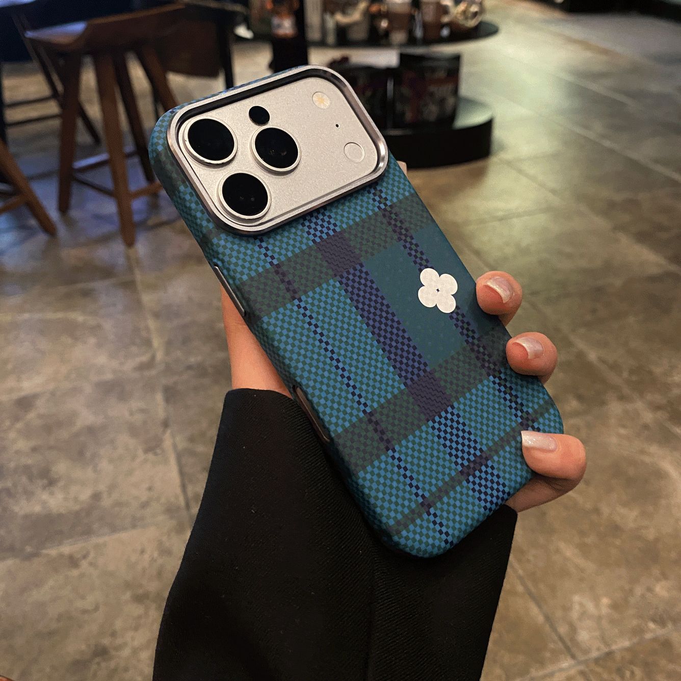 Creative Magnetic "Blooming" iPhone Case with Skin-Friendly Touch