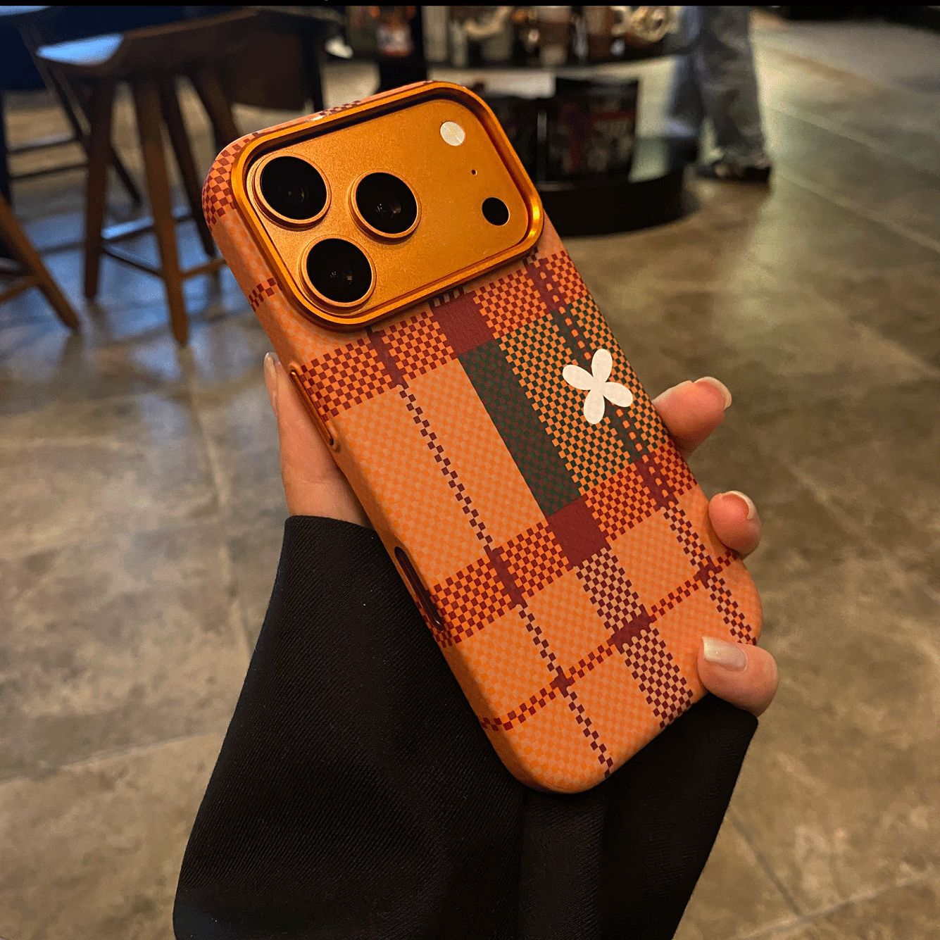 Creative Magnetic "Blooming" iPhone Case with Skin-Friendly Touch