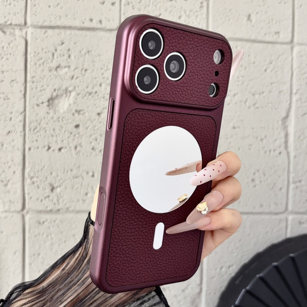Lychee-textured mirror magnetic Apple phone case