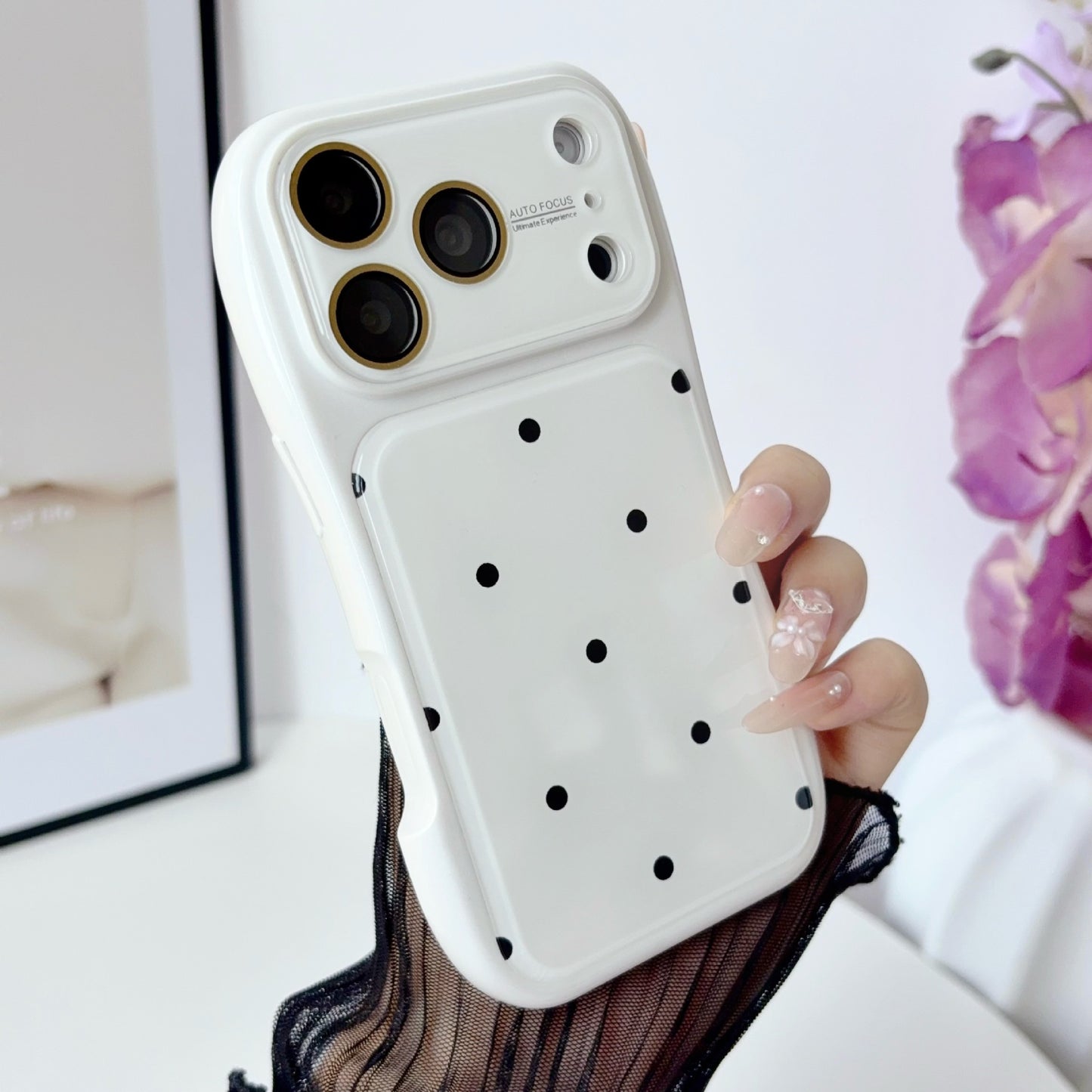 Slim Waist Polka Dot Creative Apple Phone Case