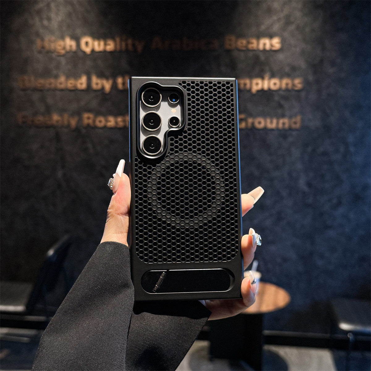 Hollow-out heat dissipation magnetic stand Samsung phone case