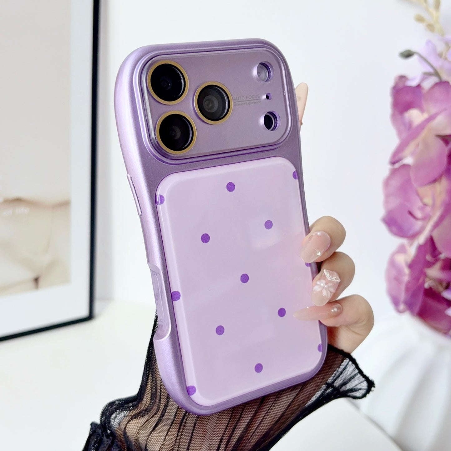 Slim Waist Polka Dot Creative Apple Phone Case