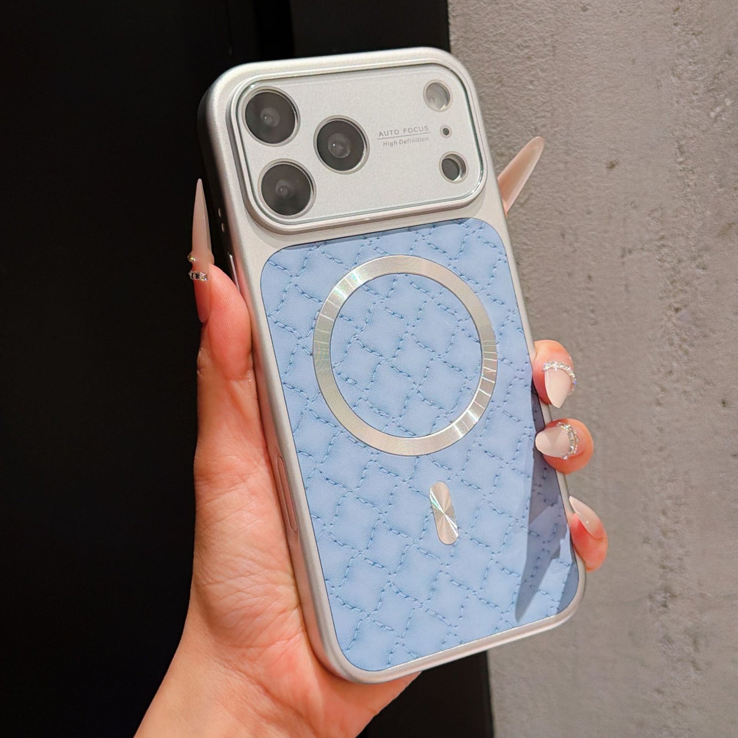 Diamond-patterned magnetic Apple phone case