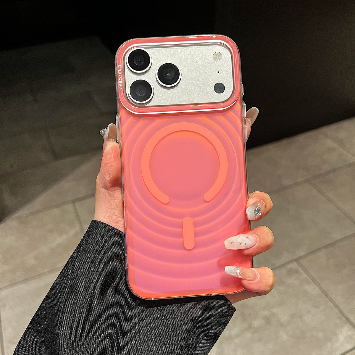 Wavy pattern magnetic color-changing Apple phone case