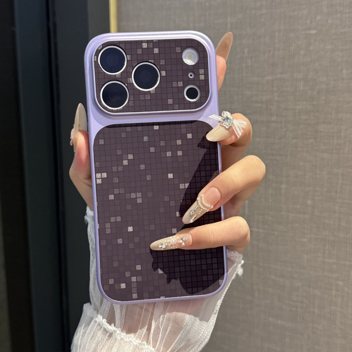 Gradient reflective mosaic texture Apple phone case